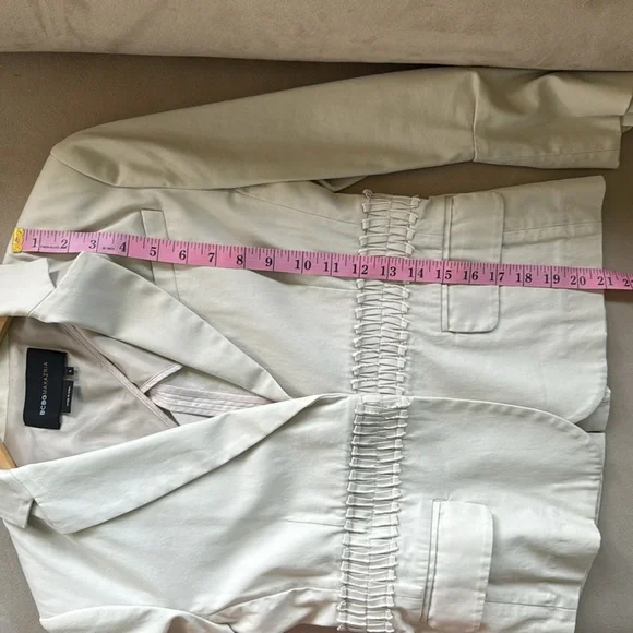 BCBGMaxazria blazer jacket size small - beige / vintage & great condition!